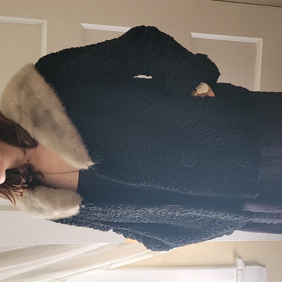 Eaton's persian lamb coat , with mink collar - Picture 11 of 13